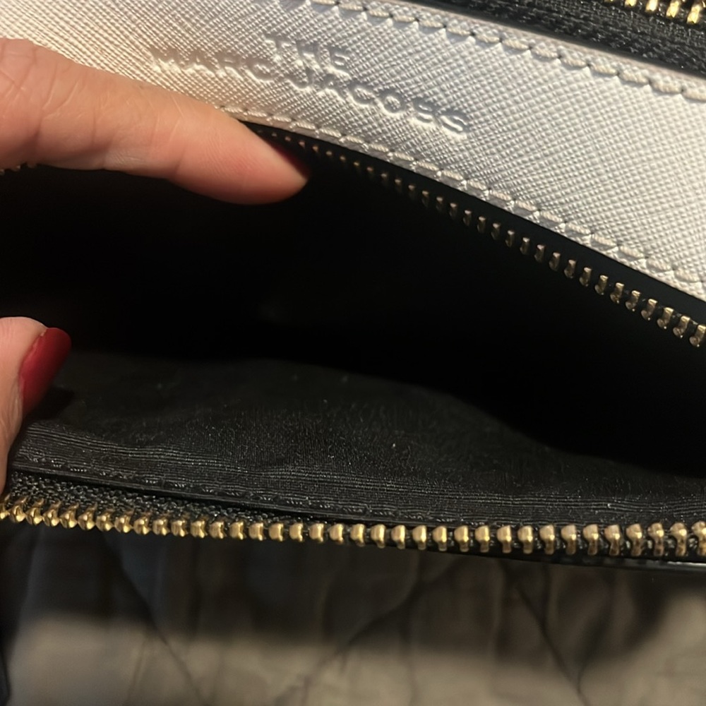 Marc Jacob Camera Bag Mint Condition - image 2